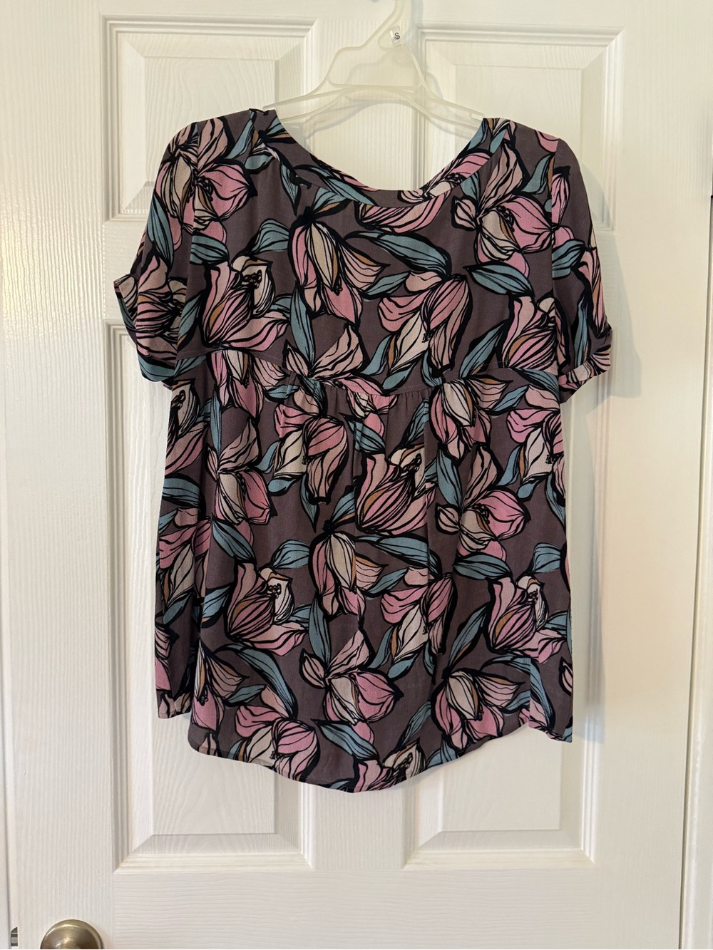 Loft Floral Boatneck Short-Sleeve Blouse in Grey, Pink, Light Blue